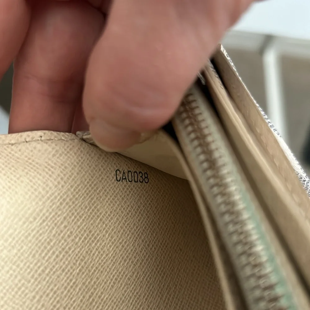 Louis Vuitton Damier Azur Sarah Wallet - Picture 12 of 13